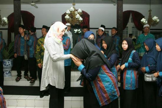 Disaksikan Musytasyar PCNU, Bupati Berangkatkan Kafilah Menuju MTQ XXVII Jatim